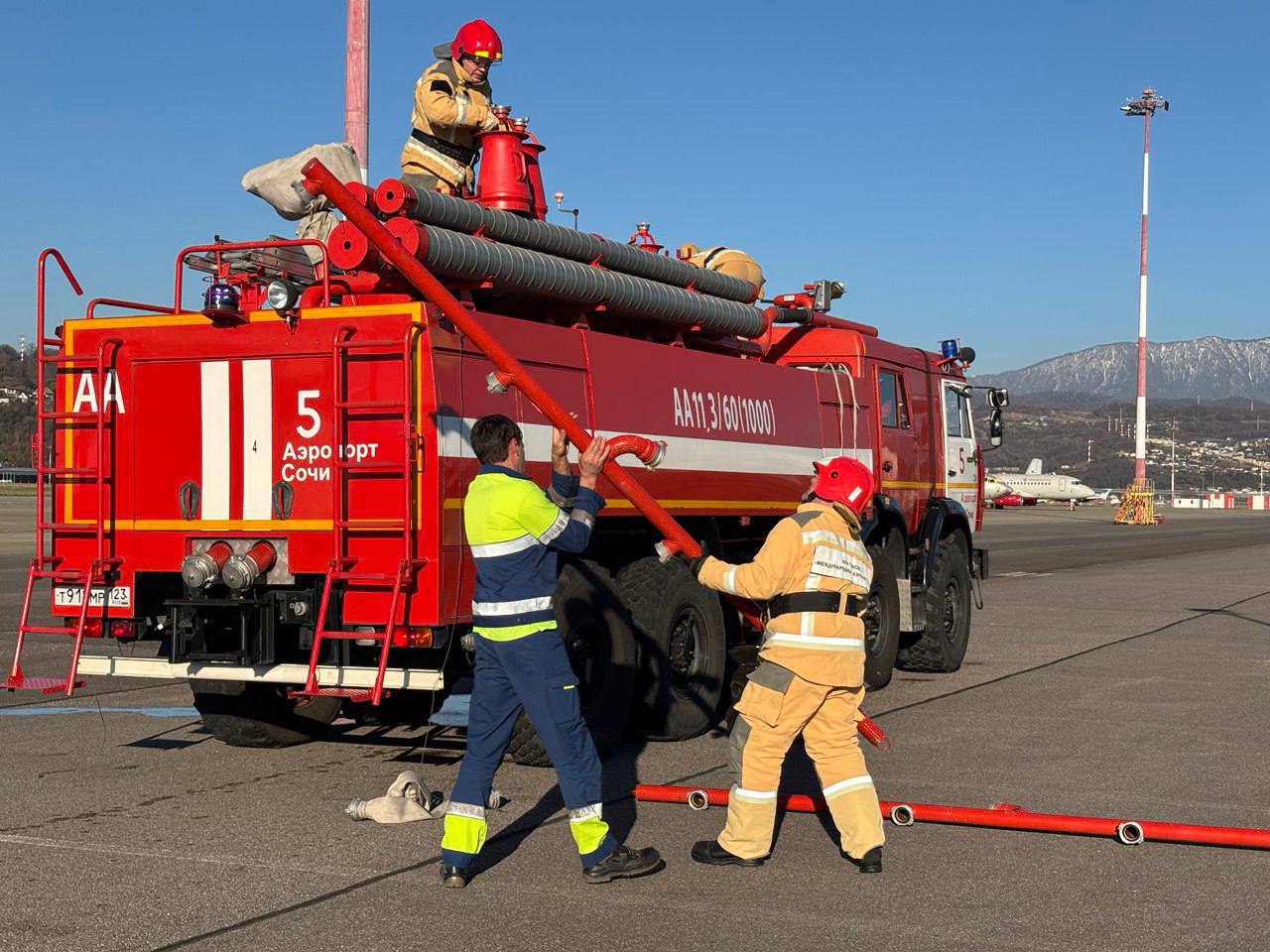 Внимание!. С 17 по 20 марта на территории аэропорта Сочи пройдут тренировочные аварийно-спасательные учения