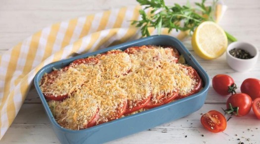 Необычная запеканка из вареной курицы с помидорами: легко и вкусно