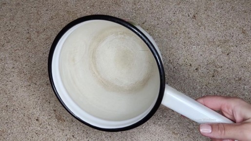 Эффективные способы очистки эмалированной кастрюли от налета