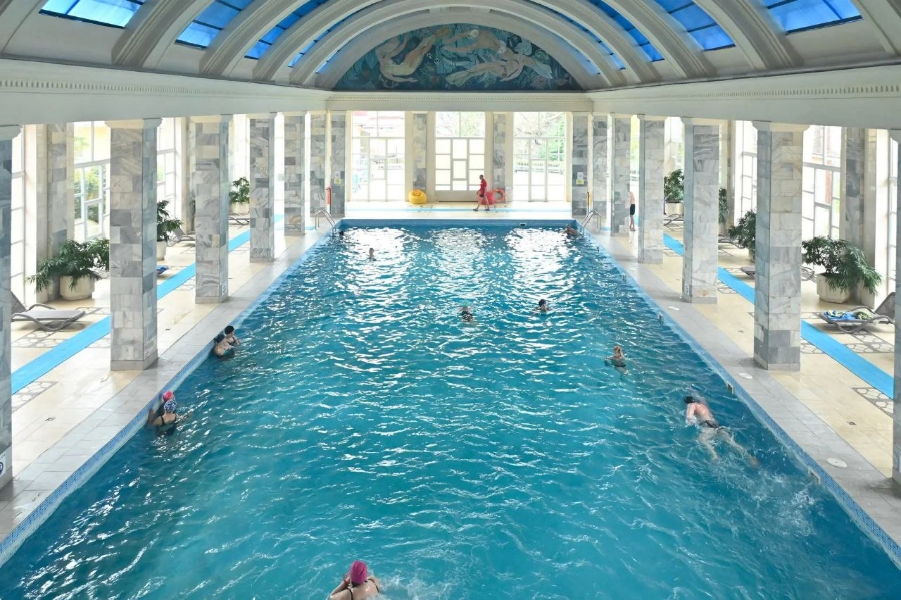 Глава Сочи Андрей Прошунин оценил подготовку к курортному сезону в санатории «Металлург» Глава Сочи Андрей Прошунин оценил подготовку к курортному сезону в санатории «Металлург»