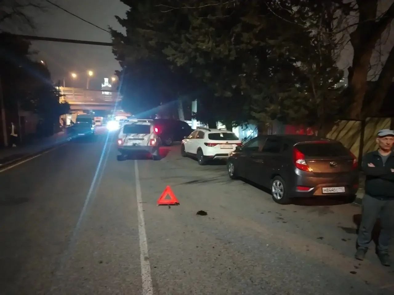 22.03.2026 в 19:30 на ул. Параллельная, в районе д.4 «А»Центрального района г. Сочи, 60-летний водитель автомобиля "Лада БРОНТО 212140" допустил наезд на 16-летнюю девочку-пешехода, которая переходила проезжую часть дороги в...