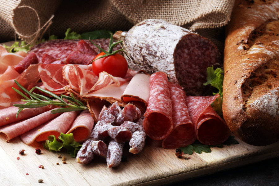 Новый эксперимент с продуктами: Проверка «Честного знака» начнётся с колбас