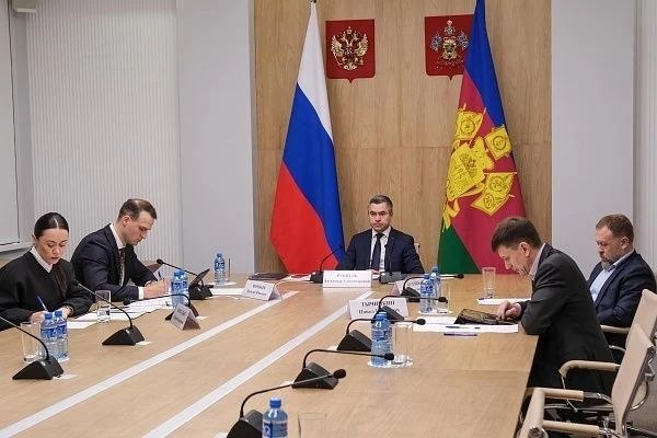 Глава Сочи Андрей Прошунин принял участие в краевом совещании по подготовке к курортному сезону Глава Сочи Андрей Прошунин принял участие в краевом совещании по подготовке к курортному сезону