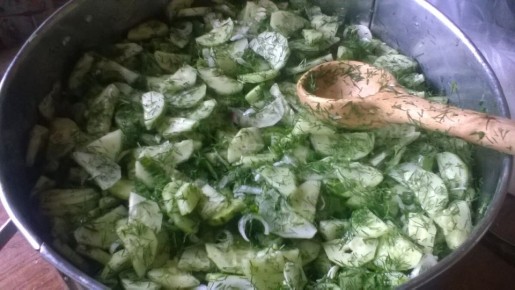 Непревзойденный салат из огурцов на зиму: простой и вкусный рецепт