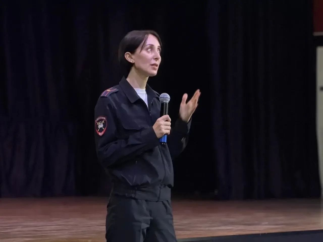 Безопасность на дорогах! Сотрудники Госавтоинспекции г. Сочи приняли участие в социальном проекте «Профилактический маршрут безопасности», который прошел в районном доме культуры «Аэлита» Безопасность на дорогах! Сотрудники Госавтоинспекции г. Сочи приняли участие в социальном проекте «Профилактический маршрут безопасности», который прошел в районном доме культуры «Аэлита»