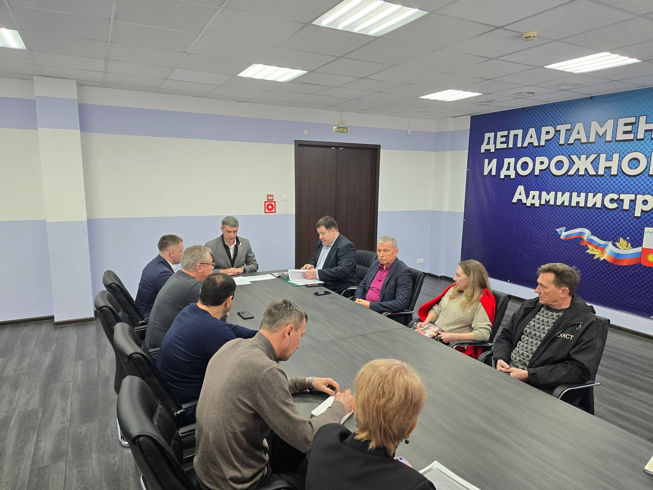 В Департаменте прошла дисциплинарная комиссия под председательством заместителя Главы Вячеслава Бауэра с руководителями автотранспортных предприятий-перевозчиков