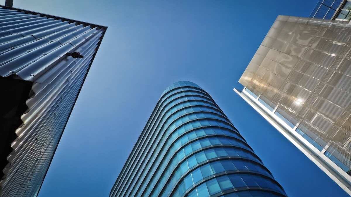 Ипотечный рынок в ожидании новых проектов: корпоративные кредиты на грани срыва инициатив