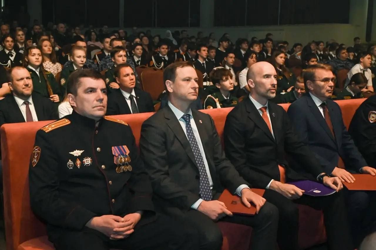 Глава Сочи Андрей Прошунин принял участие в торжественном мероприятии к 10-летию Росгвардии Глава Сочи Андрей Прошунин принял участие в торжественном мероприятии к 10-летию Росгвардии
