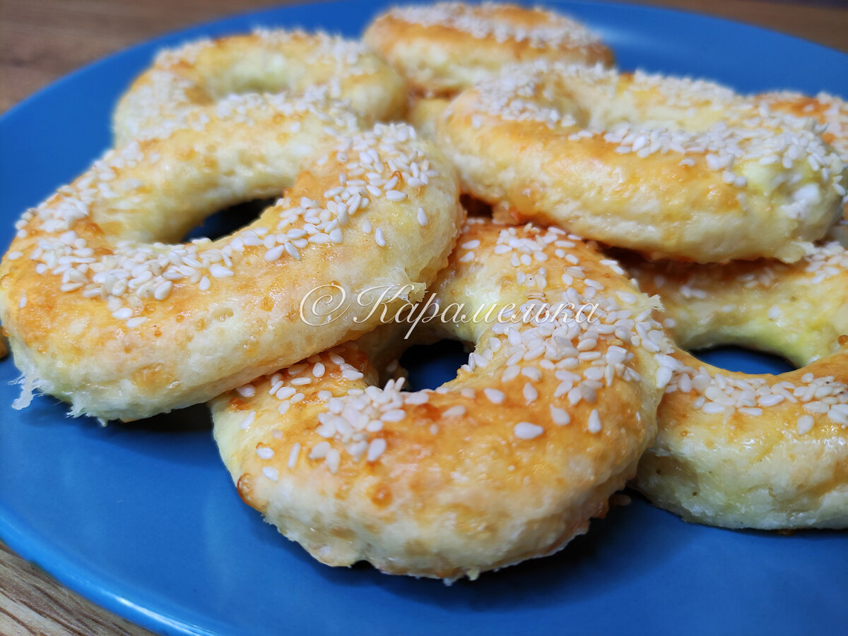 Нежные творожно-сырные бублики: быстро и вкусно