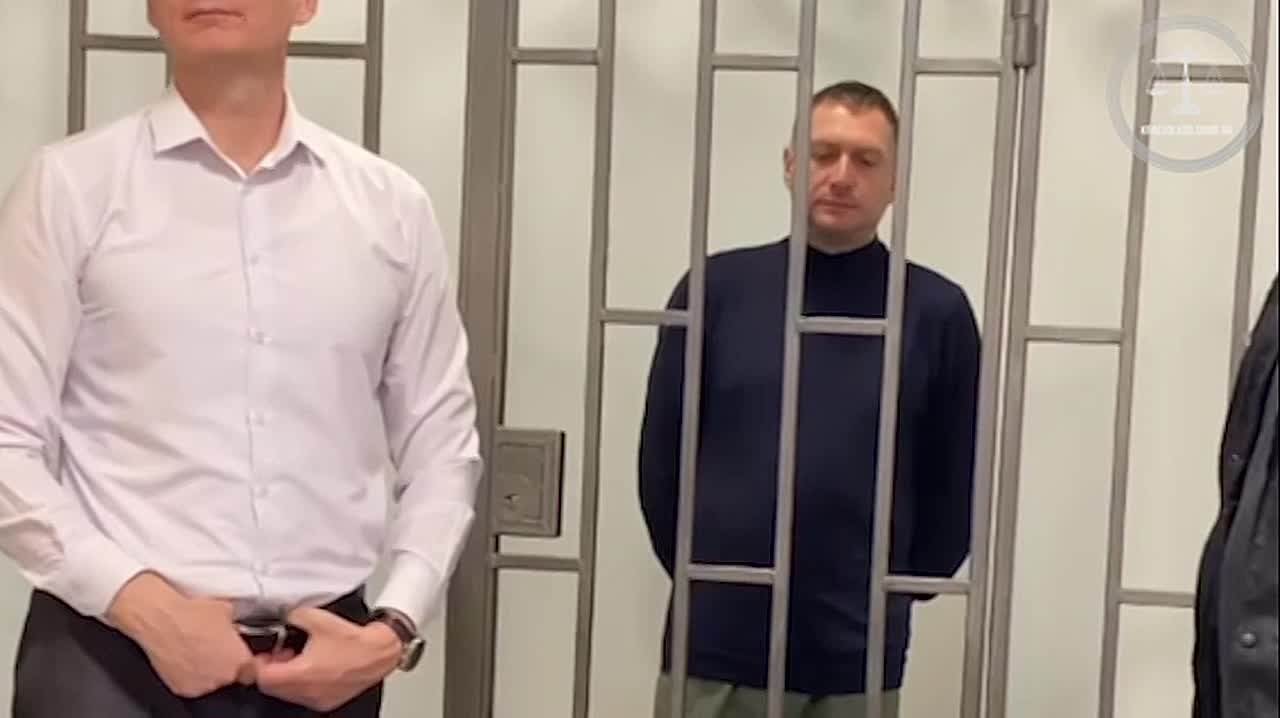 Директору правового департамента Сочи, которого задержали вместе вице-мэром Горобцом, дали два месяца домашнего ареста