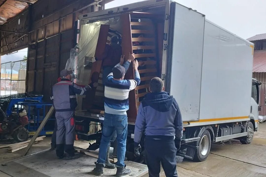 Из Сочи в воинские части Луганской Народной Республики отправили более 7 тонн гуманитарной помощи Из Сочи в воинские части Луганской Народной Республики отправили более 7 тонн гуманитарной помощи