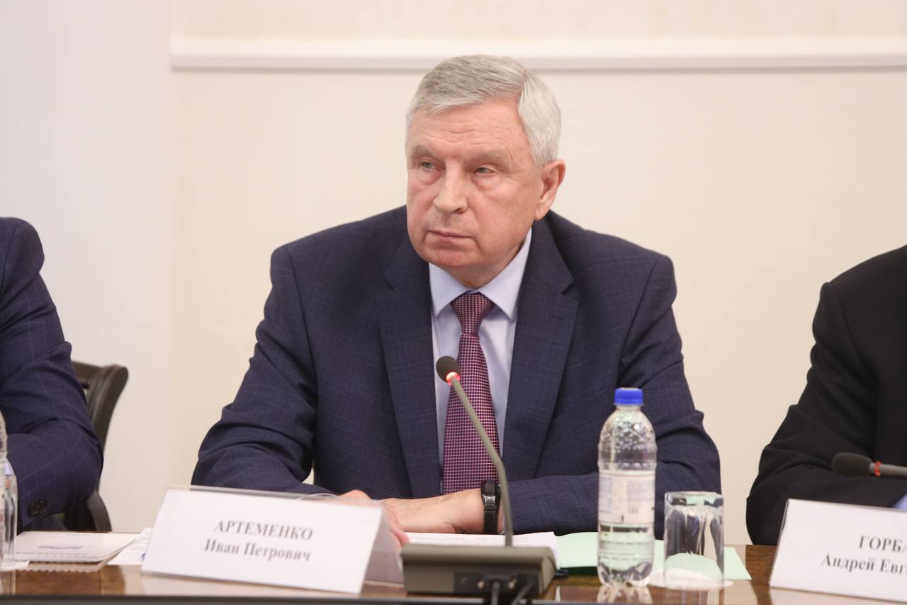 Председатель ЗСК Юрий Бурлачко провел сегодня заседание Совета законодателей Краснодарского края Председатель ЗСК Юрий Бурлачко провел сегодня заседание Совета законодателей Краснодарского края