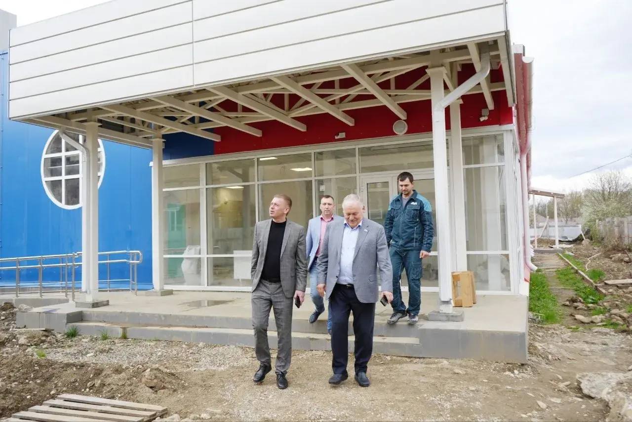 Константин Затулин: Продолжение. Главред газеты «Апшеронский рабочий» Светлана Хорешкова пригласила меня 15 апреля на празднование 85-летия газеты Константин Затулин: Продолжение. Главред газеты «Апшеронский рабочий» Светлана Хорешкова пригласила меня 15 апреля на празднование 85-летия газеты