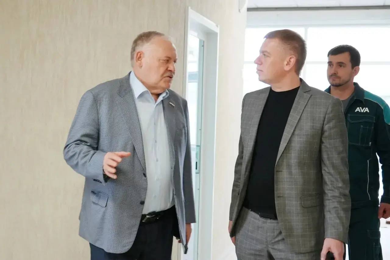 Константин Затулин: Продолжение. Главред газеты «Апшеронский рабочий» Светлана Хорешкова пригласила меня 15 апреля на празднование 85-летия газеты Константин Затулин: Продолжение. Главред газеты «Апшеронский рабочий» Светлана Хорешкова пригласила меня 15 апреля на празднование 85-летия газеты