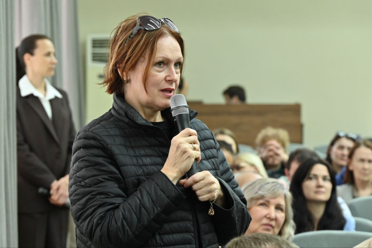 Глава Сочи Андрей Прошунин встретился с жителями микрорайона Черемушки Глава Сочи Андрей Прошунин встретился с жителями микрорайона Черемушки