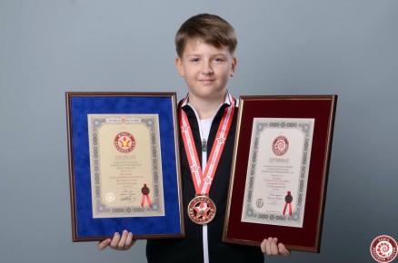 Мировой рекорд по набиванию теннисного мяча побил 9-летний мальчик из Сочи