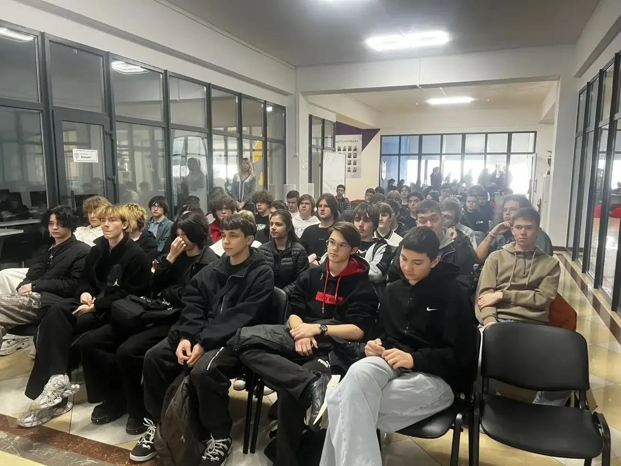 В сочинской компьютерной академии „ТОП" прошла важная встреча первокурсников с представителем Госавтоинспекции г. Сочи