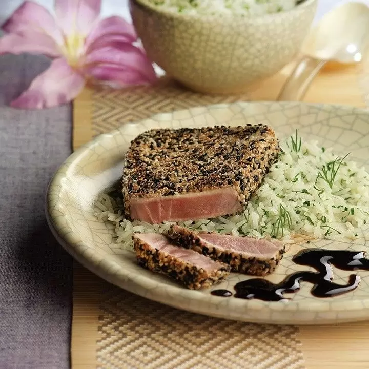 Тунец с азиатским акцентом: просто, вкусно, стильно