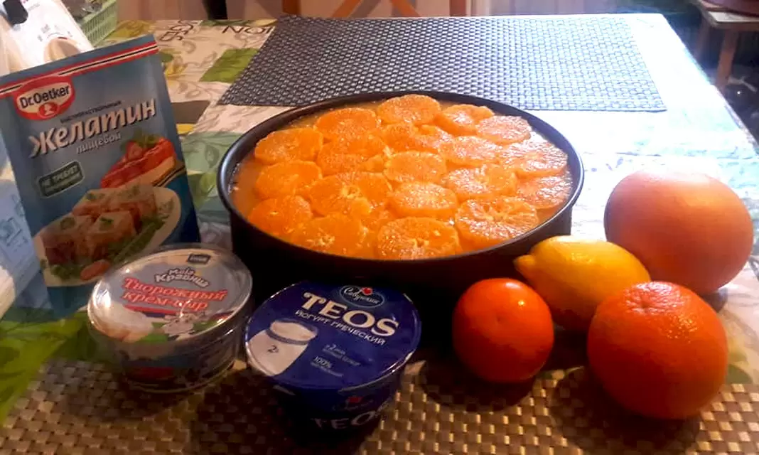 Наслаждение в каждом кусочке: желейный тортик с цитрусами и ягодами