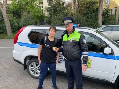 Безопасная Пасха: Автоинспекторы г. Сочи проводят профилактическую работу вблизи городских храмов