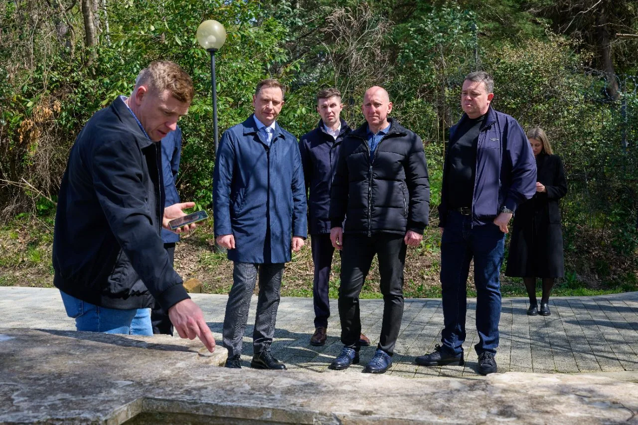 Андрей Прошунин: Посетил пешеходный маршрут «Тропа здоровья», чтобы проверить его готовность к предстоящему летнему сезону