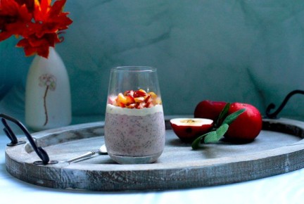 Чиа-пудинг с яблоками и корицей