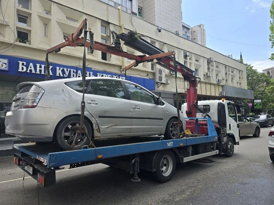 В Сочи усилен контроль за соблюдением правил парковки В Сочи усилен контроль за соблюдением правил парковки