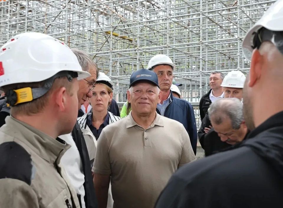 В Сочи руководитель «Автодора» посетил строящийся обход Адлера В Сочи руководитель «Автодора» посетил строящийся обход Адлера