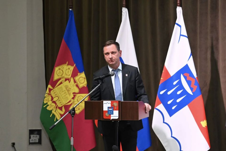 Глава Сочи Андрей Прошунин посетил молодежное патриотическое мероприятие в честь Года единства народов России и 10-летия «Юнармии» Глава Сочи Андрей Прошунин посетил молодежное патриотическое мероприятие в честь Года единства народов России и 10-летия «Юнармии»