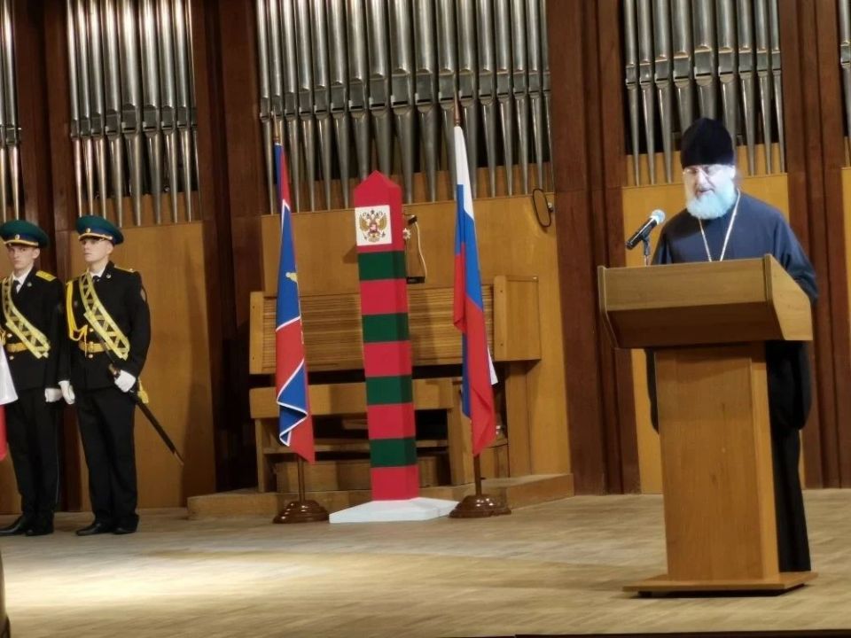 Сотрудники Росгранстроя приняли участие в торжестве в честь Дня пограничника Сотрудники Росгранстроя приняли участие в торжестве в честь Дня пограничника