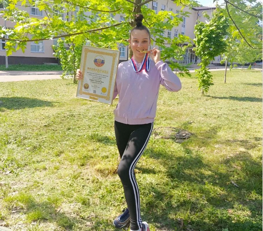 Ученица школы № 11 установила мировой рекорд по прыжкам на скакалке