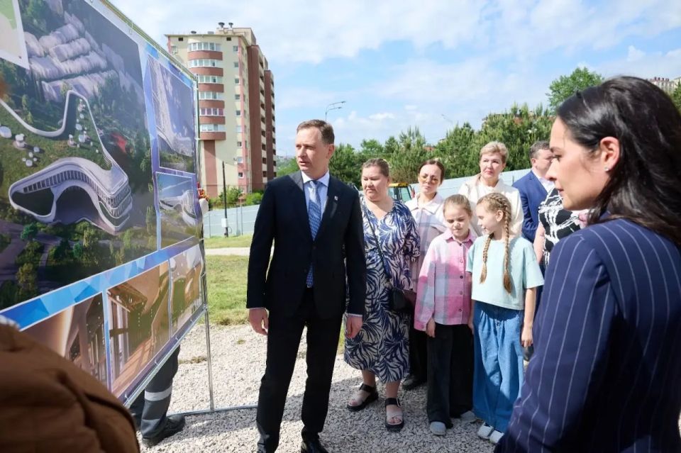 Андрей Прошунин: На улице Яна Фабрициуса в Хостинском районе дан старт строительству школы на 800 мест Андрей Прошунин: На улице Яна Фабрициуса в Хостинском районе дан старт строительству школы на 800 мест