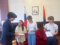 Книга - лучший подарок. Посол России на Маврикии И.А.Зейналова вручила книги победителям конкурса сочинений и рисунков «Моя страна - Россия» и международного конкурса «Пластилиновый космос»