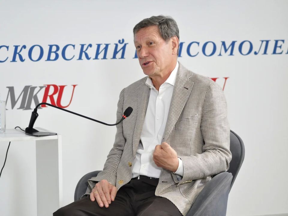 Легендарный Александр Жуков справляет 70-летний юбилей Легендарный Александр Жуков справляет 70-летний юбилей