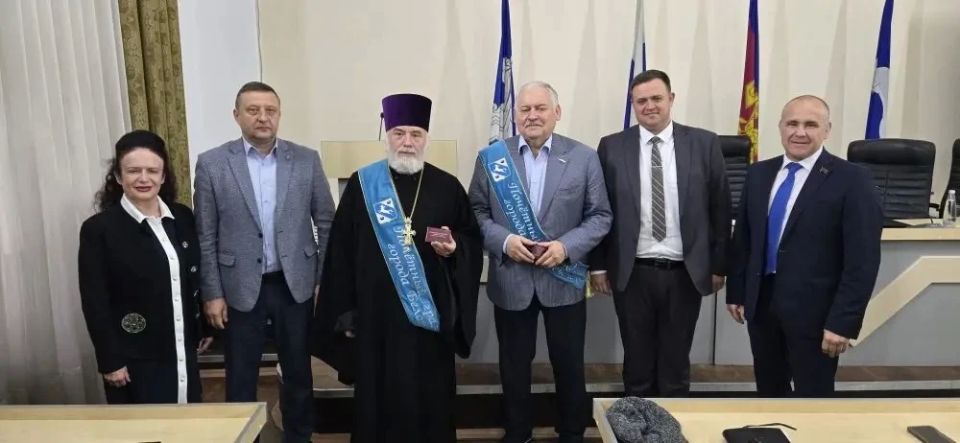 Сегодня, 1 июня депутаты города Белореченска, входящего в Сочинский избирательный округ, который второй срок представляет в Государственной Думе депутат Константин Затулин, единогласно проголосовали за присвоение Константину... Сегодня, 1 июня депутаты города Белореченска, входящего в Сочинский избирательный округ, который второй срок представляет в Государственной Думе депутат Константин Затулин, единогласно проголосовали за присвоение Константину...