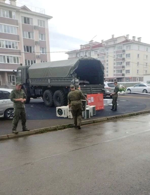 В Сочи ветераны СВО передали необходимое имущество военнослужащим Сочинского гарнизона В Сочи ветераны СВО передали необходимое имущество военнослужащим Сочинского гарнизона