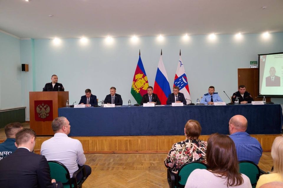 Прокурор Лазаревского района г. Сочи принял участие в обсуждении проблем поселка Аше Прокурор Лазаревского района г. Сочи принял участие в обсуждении проблем поселка Аше