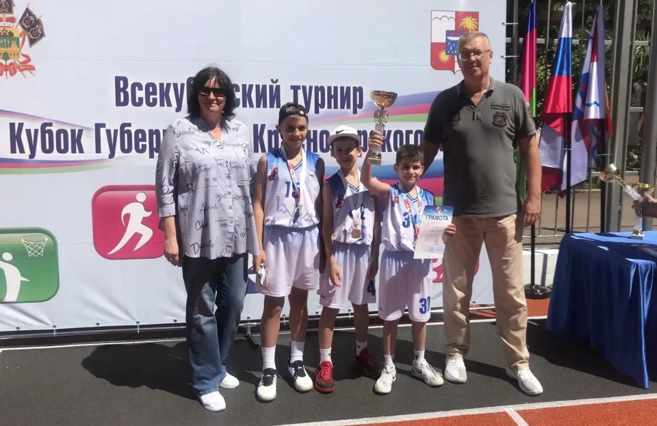В Сочи завершился городской этап Всекубанского турнира по уличному баскетболу В Сочи завершился городской этап Всекубанского турнира по уличному баскетболу