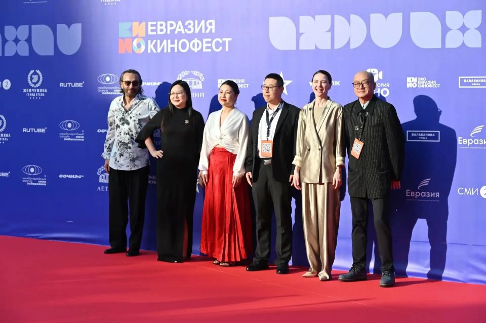 В Сочи открылся III Международный кинофестиваль «Евразия-Кинофест» В Сочи открылся III Международный кинофестиваль «Евразия-Кинофест»