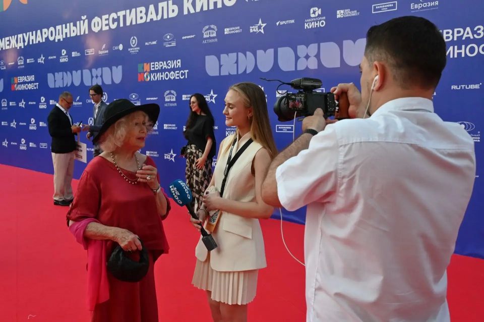 В Сочи открылся III Международный кинофестиваль «Евразия-Кинофест» В Сочи открылся III Международный кинофестиваль «Евразия-Кинофест»
