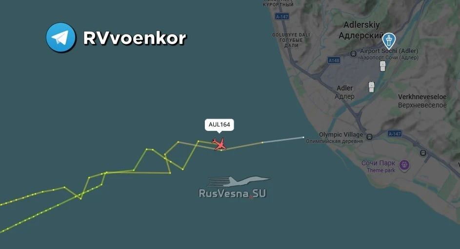 Авиалайнер Boeing 737 подал сигнал бедствия и начал исчезать с радаров над Чёрным морем у Сочи Авиалайнер Boeing 737 подал сигнал бедствия и начал исчезать с радаров над Чёрным морем у Сочи