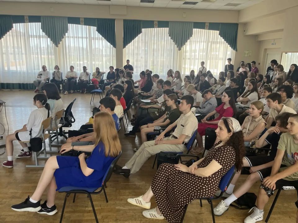 В лагере «Ласточка» и школе №4 прошли киноуроки с участием международных экспертов В лагере «Ласточка» и школе №4 прошли киноуроки с участием международных экспертов