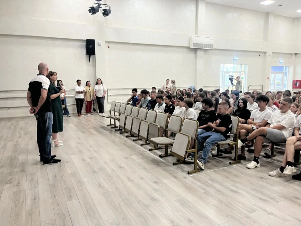 В лагере «Ласточка» и школе №4 прошли киноуроки с участием международных экспертов