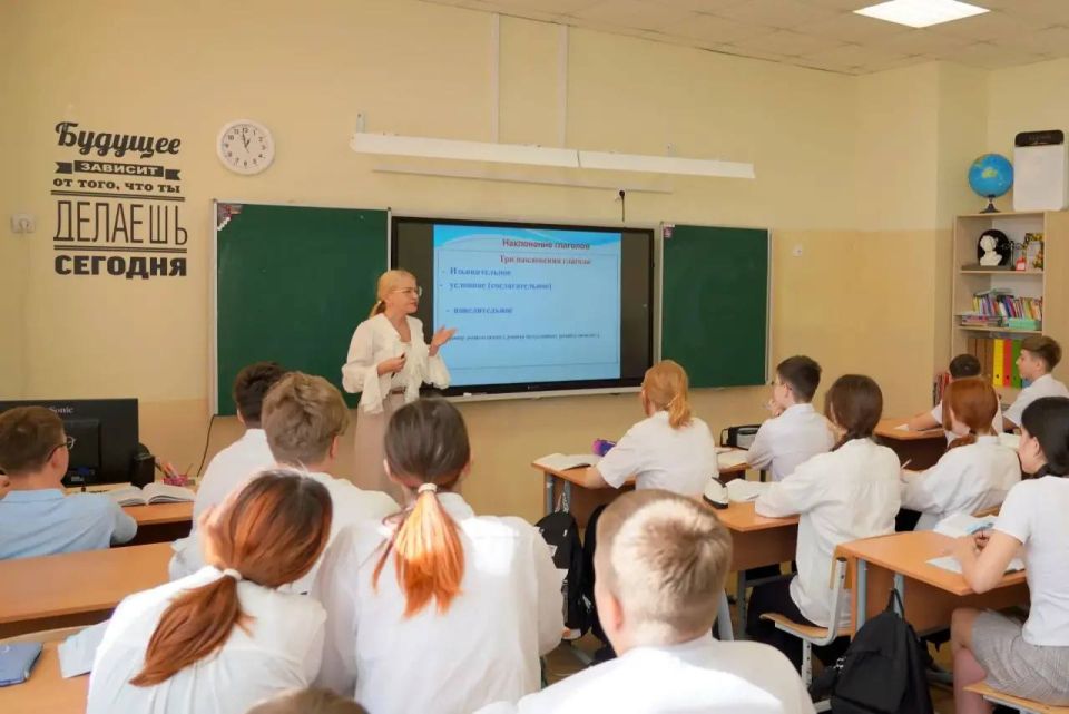 В 2026 году 12 выпускников педагогических специальностей, которые учились по целевому набору, пришли в школы города В 2026 году 12 выпускников педагогических специальностей, которые учились по целевому набору, пришли в школы города