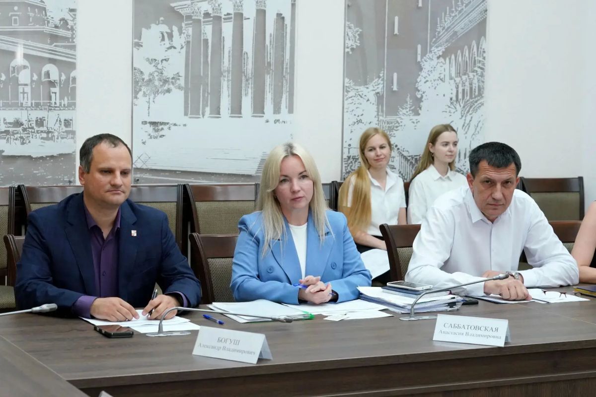 В Сочи на помощь участникам СВО и членам их семей направили 97,7 миллиона рублей В Сочи на помощь участникам СВО и членам их семей направили 97,7 миллиона рублей