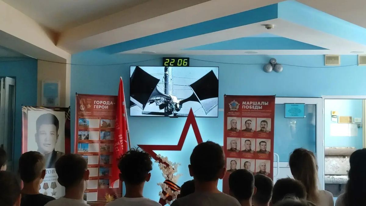 В лагерях с дневным пребыванием и лагерях труда и отдыха почтили память павших героев В лагерях с дневным пребыванием и лагерях труда и отдыха почтили память павших героев