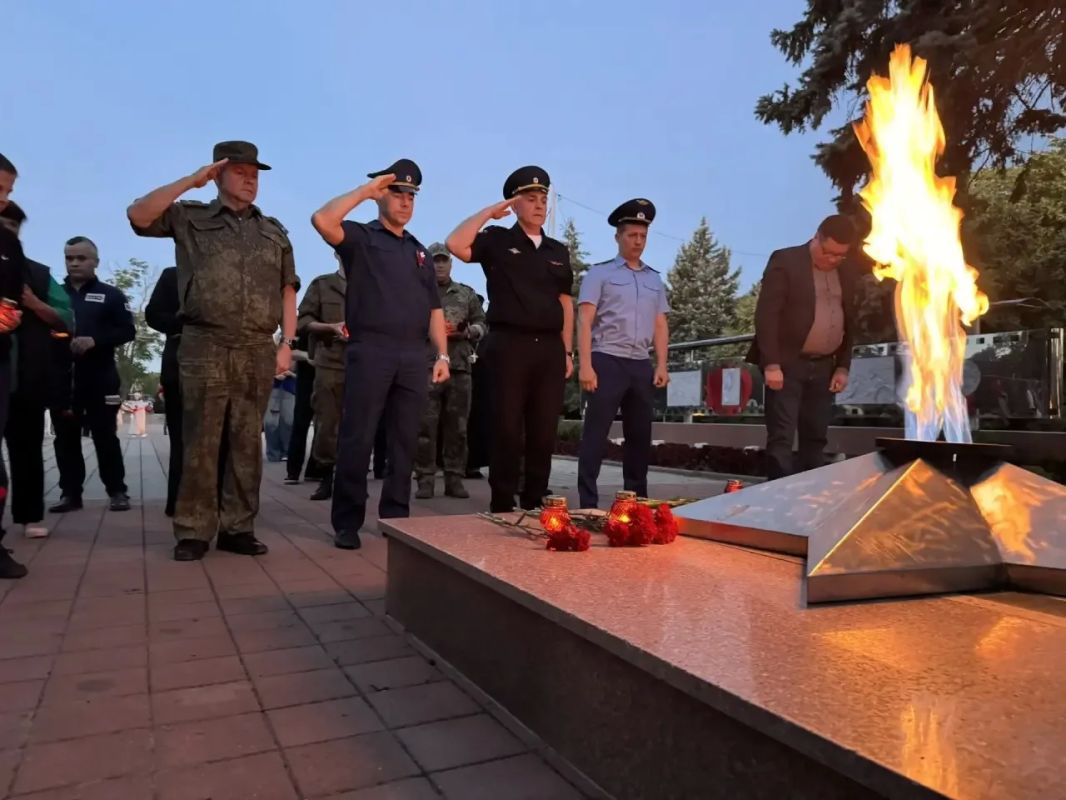 В Краснодарском крае офицеры ведомства приняли участие в мероприятиях, посвященных Дню Памяти и Скорби В Краснодарском крае офицеры ведомства приняли участие в мероприятиях, посвященных Дню Памяти и Скорби