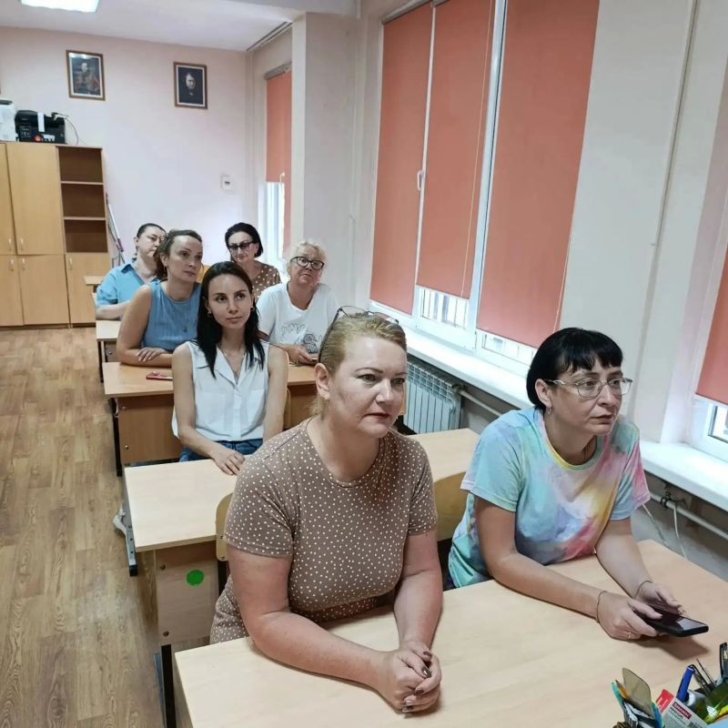 1 июля родители обучающихся города Сочи приняли участие в краевом родительском собрании, организованном министерством образования и науки Краснодарского края, о запуске нового образовательного флагмана — школы для... 1 июля родители обучающихся города Сочи приняли участие в краевом родительском собрании, организованном министерством образования и науки Краснодарского края, о запуске нового образовательного флагмана — школы для...