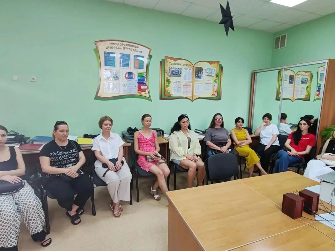 1 июля родители обучающихся города Сочи приняли участие в краевом родительском собрании, организованном министерством образования и науки Краснодарского края, о запуске нового образовательного флагмана — школы для... 1 июля родители обучающихся города Сочи приняли участие в краевом родительском собрании, организованном министерством образования и науки Краснодарского края, о запуске нового образовательного флагмана — школы для...