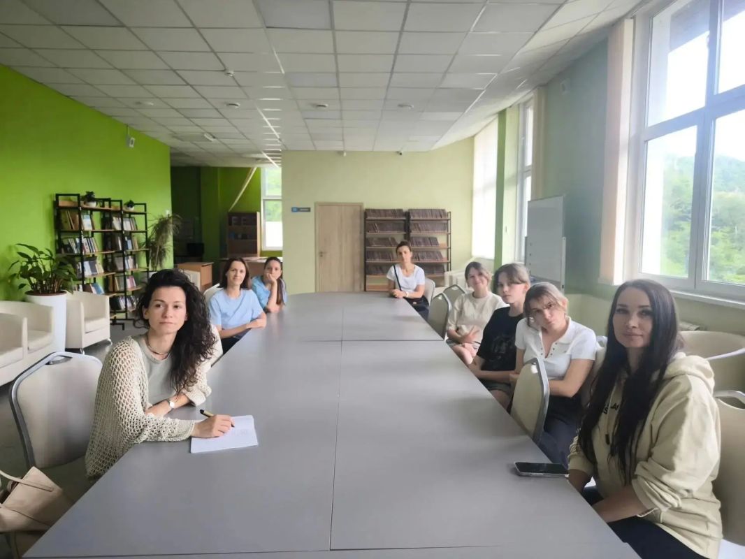 1 июля родители обучающихся города Сочи приняли участие в краевом родительском собрании, организованном министерством образования и науки Краснодарского края, о запуске нового образовательного флагмана — школы для... 1 июля родители обучающихся города Сочи приняли участие в краевом родительском собрании, организованном министерством образования и науки Краснодарского края, о запуске нового образовательного флагмана — школы для...